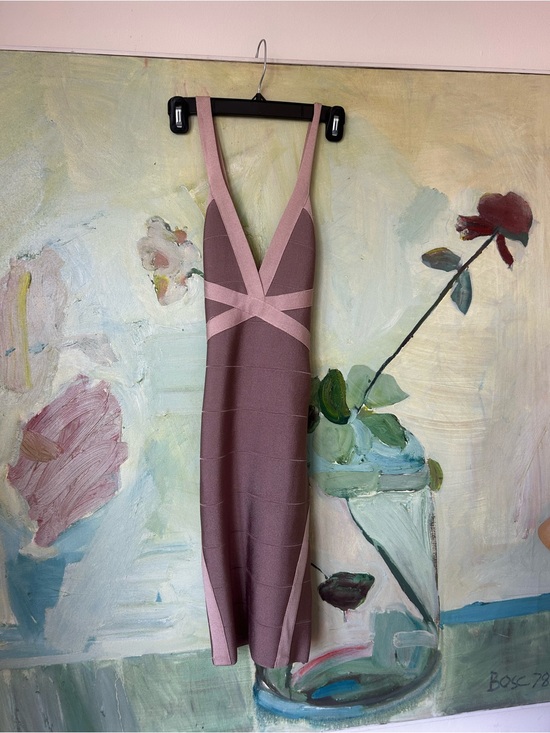 bebe Dresses & Skirts - BEBE Mauve Bandage V-Neck Dress